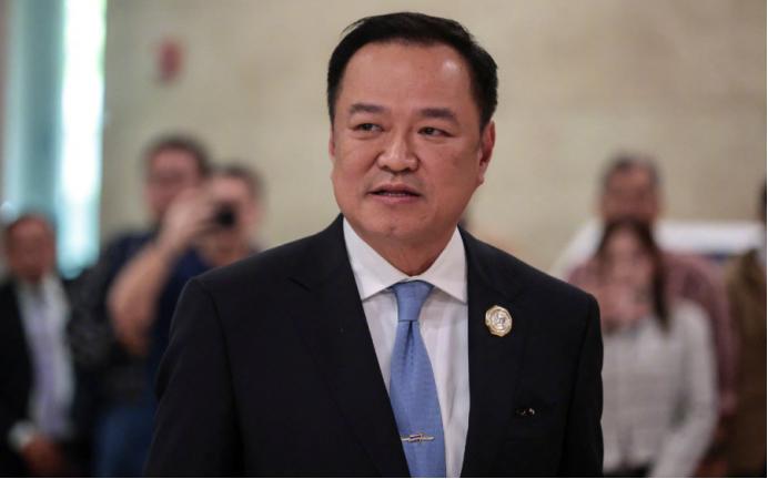 特朗普又要郁闷了！2025年12月18日，泰柬分别致电王毅外长，欢迎中国居中调停