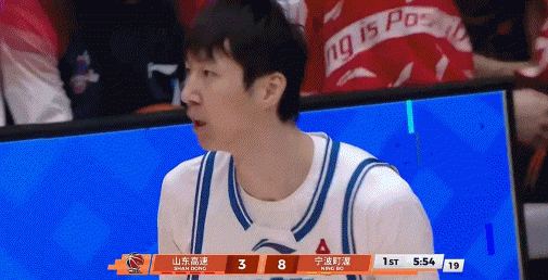 作为CBA新赛季迄今保持着禁赛场数和罚款金额两项纪录的主教练，山东男篮主帅邱彪这