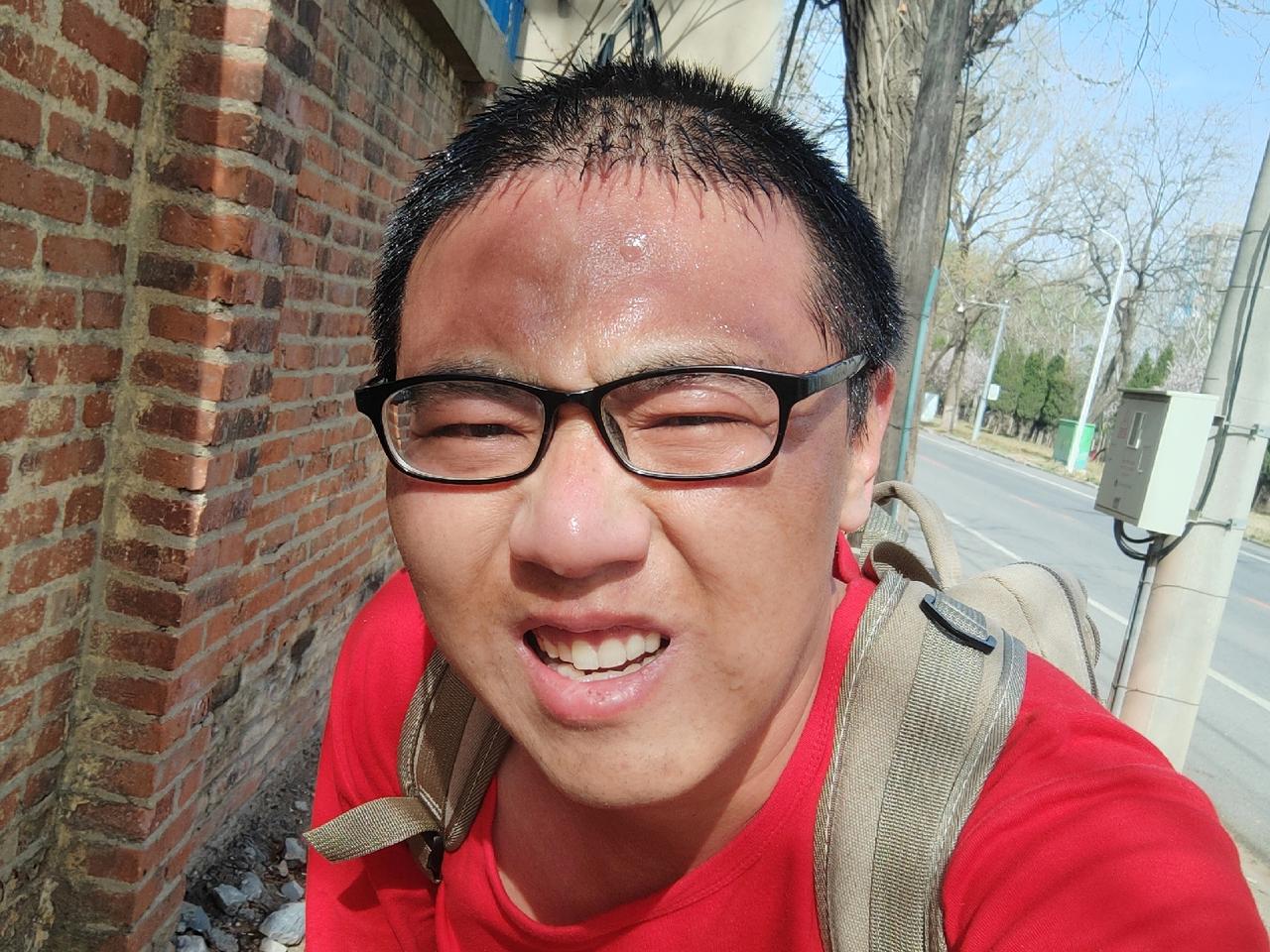 我准备挑战一下自己的极限，以前还从来没有连续跑过10公里，今天小姐姐没来，我又没