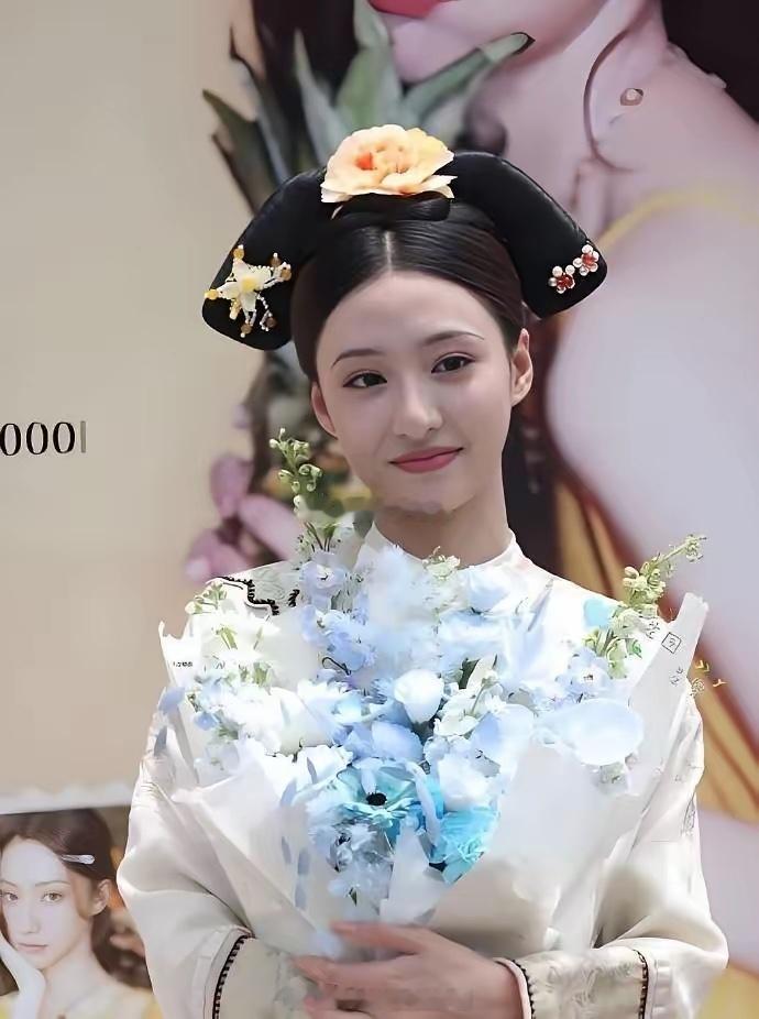 她现在竟然沦落到拍短剧了吗 