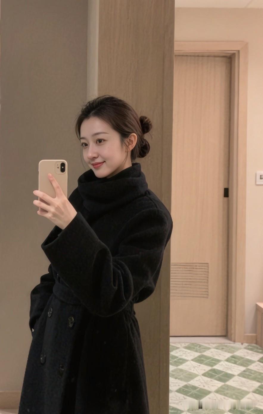 能与你并肩同行，
是我心之所向。
很庆幸，
我们能在彼此的生命里相遇，
成为不可