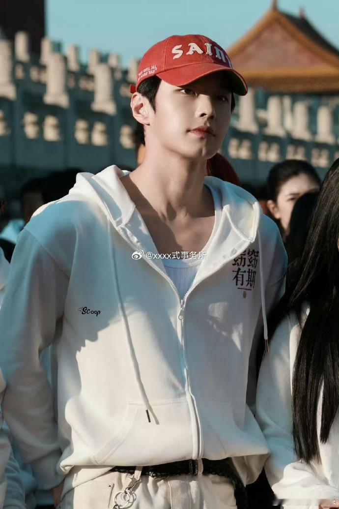 是窈窈有期不是窃窃有期还在把《窈窈有期》叫成《窃窃有期》的家人们，赶紧纠正过来 