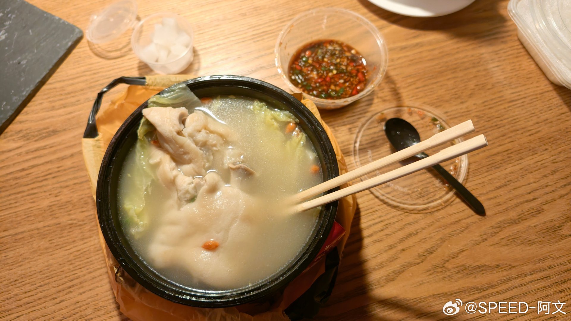 先吃饱再健身吧心心念念的老妈蹄花 广州·珠江新城