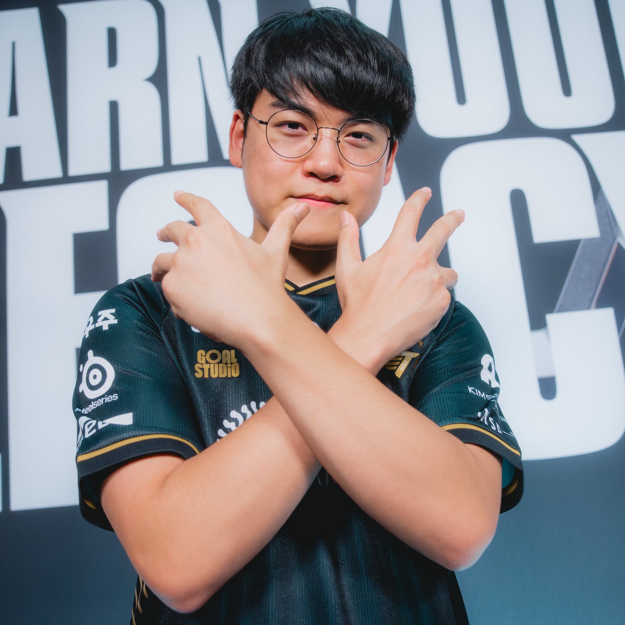 LOL官方分享Gumayusi照片并配文：Gumayusi的新姿势刚刚出炉