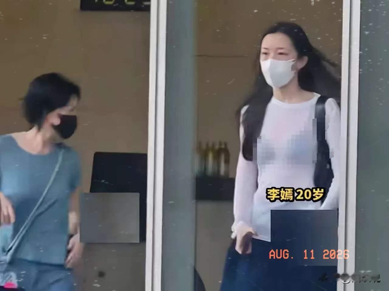 我终于感觉到了，
大明星王菲的“卑微”，
不是对她现任男友谢霆锋，而是对她的女儿