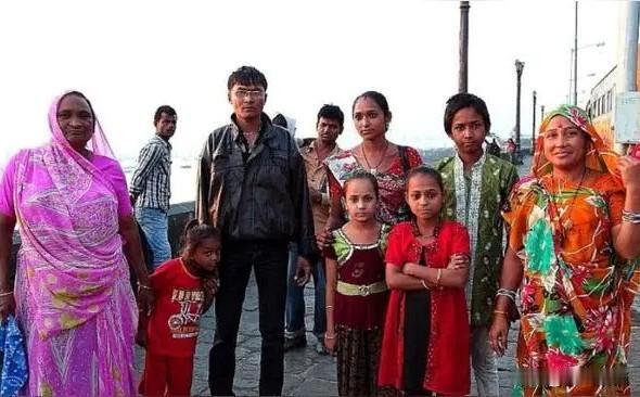 这个世界还是遵循丛林法则。
野蛮打败文明，在某些方面是家常便饭。
看到印度人在各