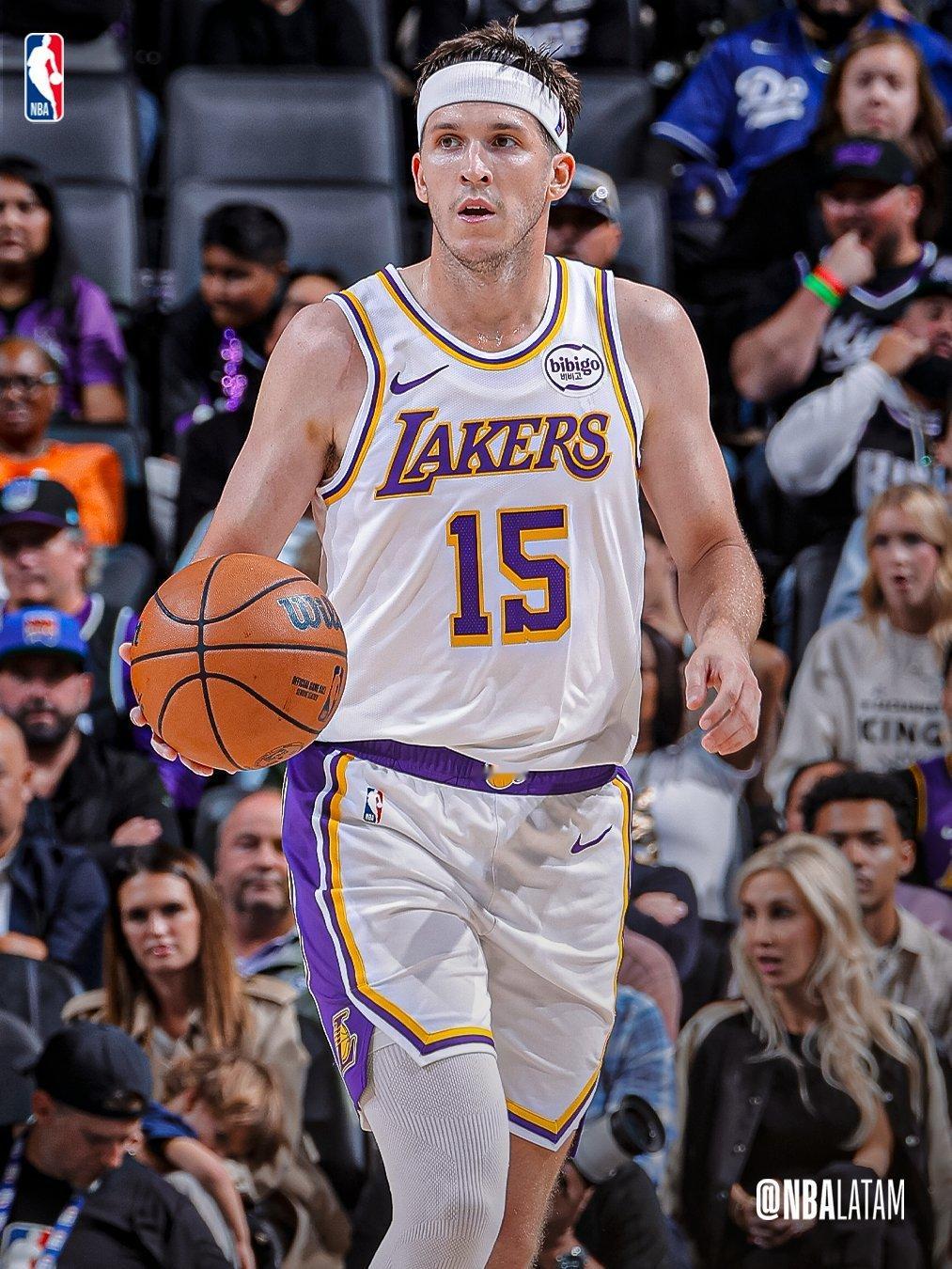 里夫斯连得5分!已经砍下36分7篮板8助攻!湖人vs国王 ​​​