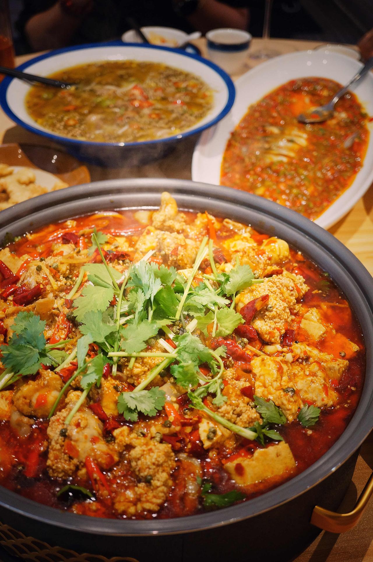 一家被浦东唐嫣安利了不下十次的家常川菜

我那个长得像唐嫣、隔三岔五就想吃辣、嘴