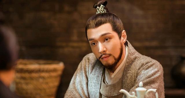 清代后宫没有殉葬制度，从入关后彻底废除，而明朝初期仍保留帝王妃嫔殉葬旧俗
 
说