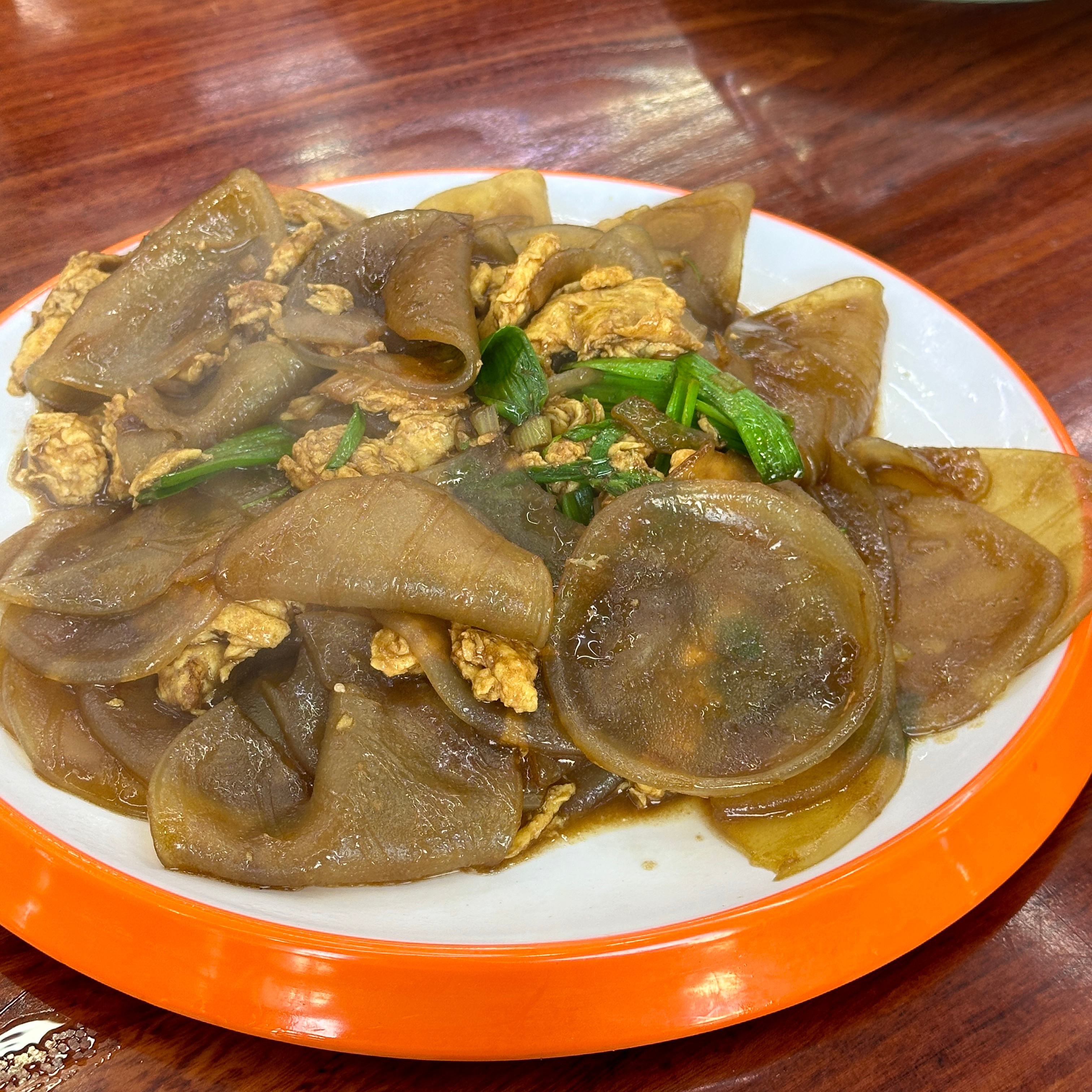 🍆风味茄子🍆在济南中转就去了附近的餐厅终于吃到了大名鼎鼎的风味茄子！！真脆真