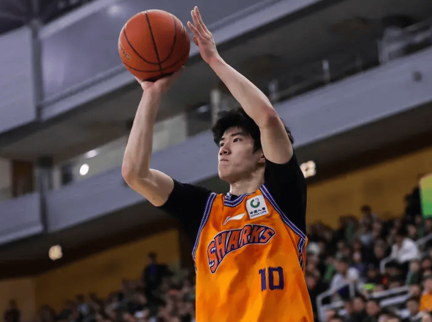 刘炜：我对于小偰非常了解，他在控球和组织方面未来无限大