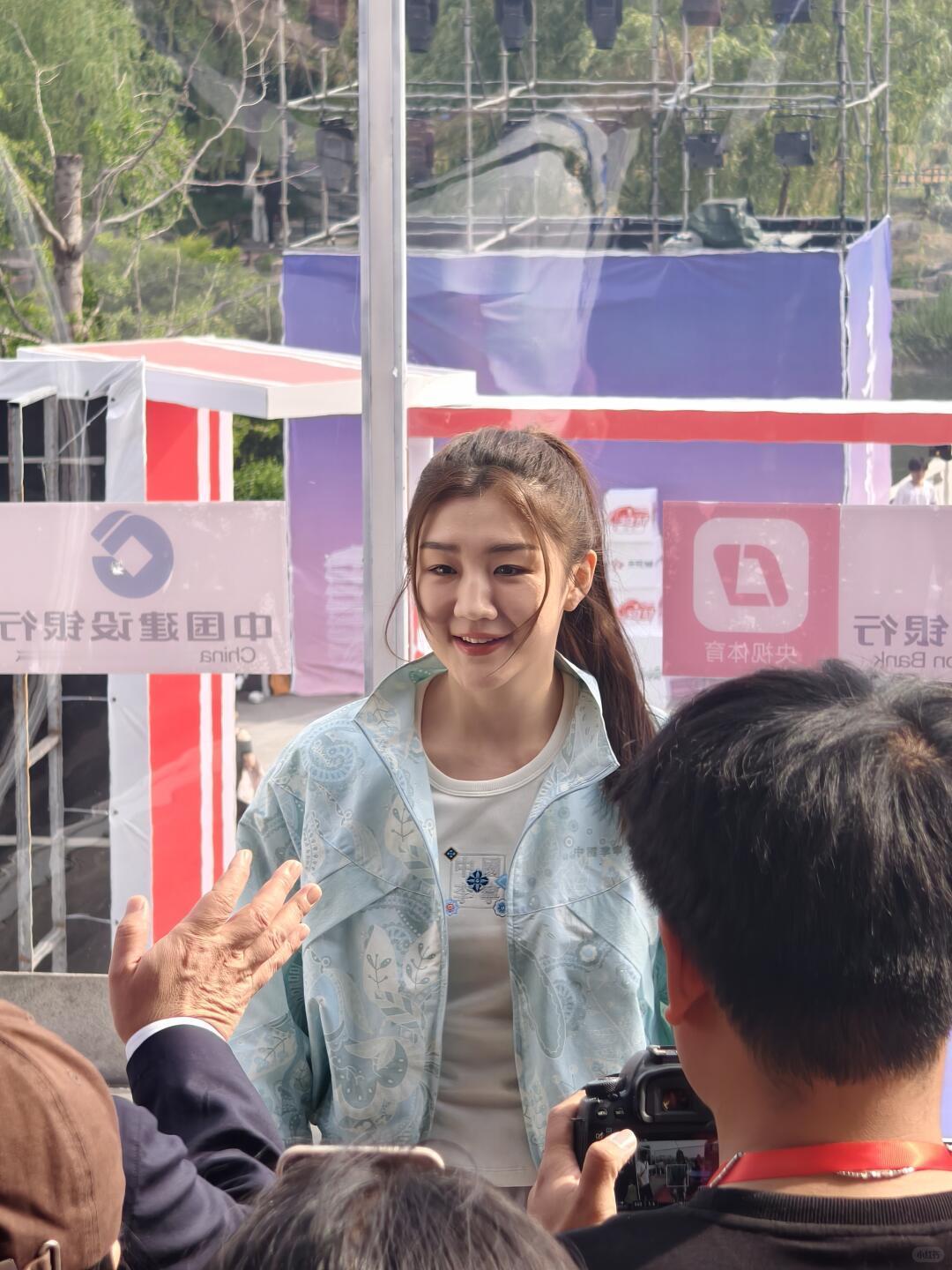 截至2026年4月24日，32岁陈梦的最新动态：不退役、国内赛回归、身兼数职深耕