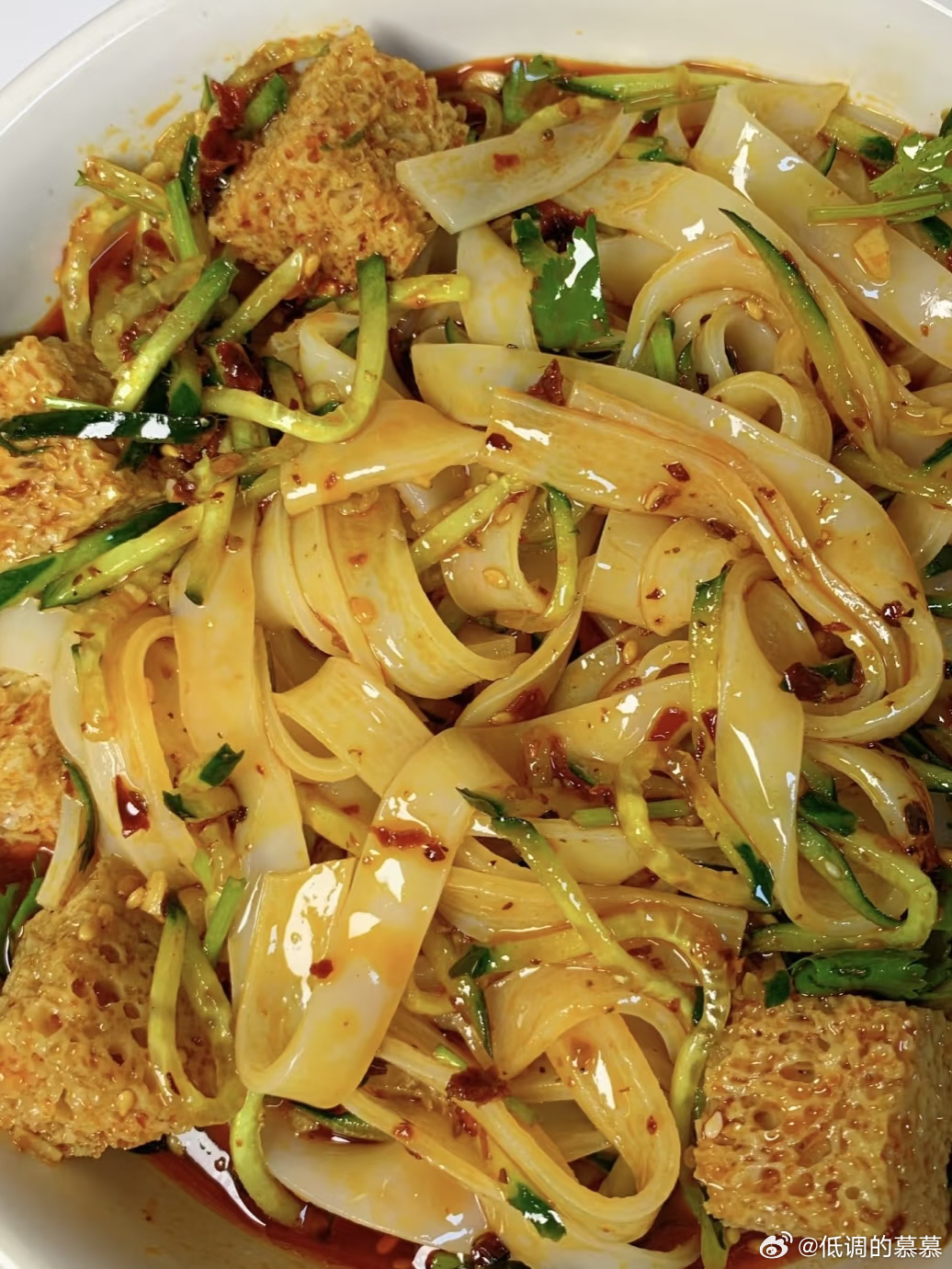 这盘面看的上火，来碗凉拌凉皮！ 