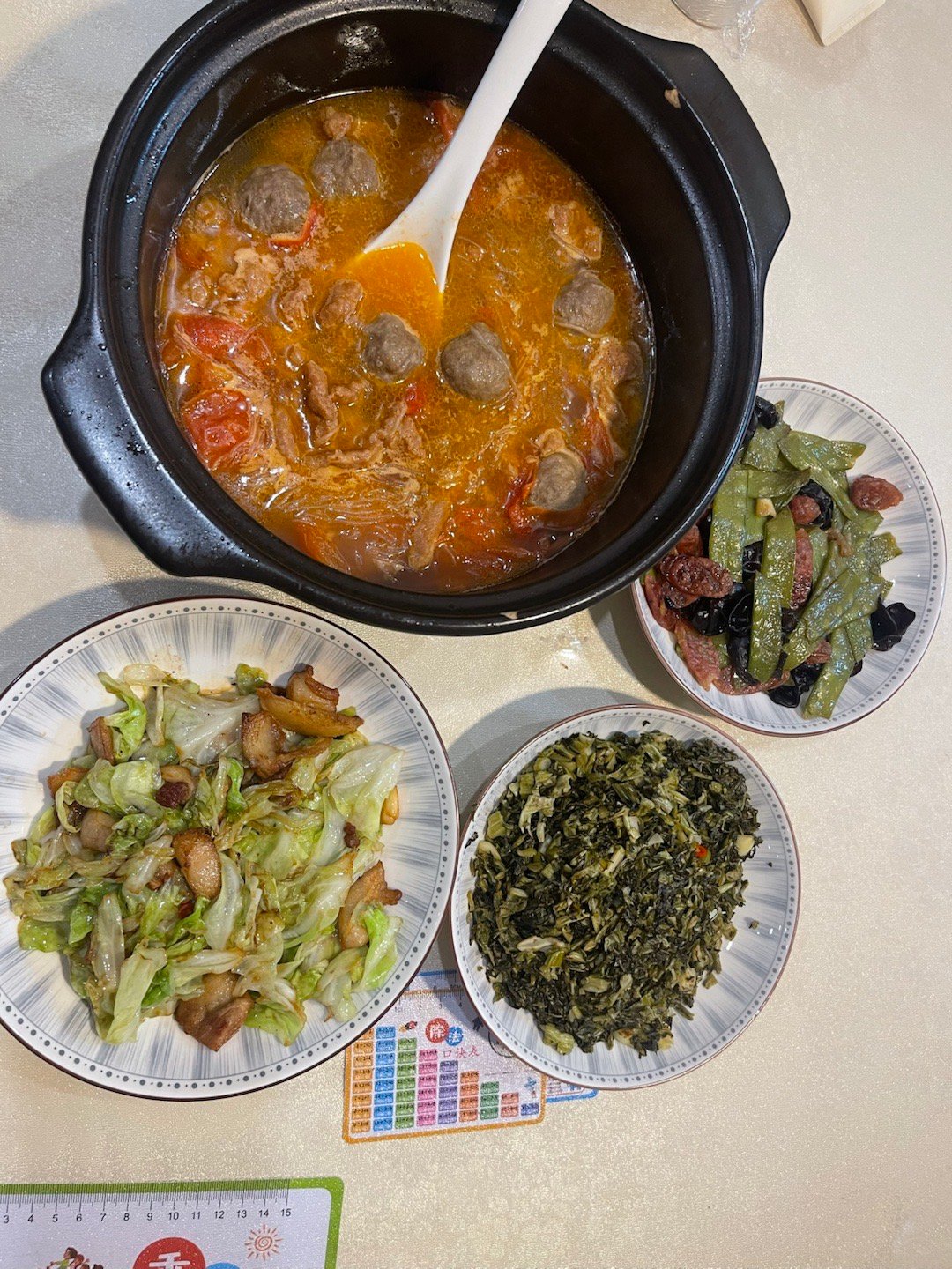 外面的饭菜再美味，不如家里有烟火气。晚上凑合一口。 武汉