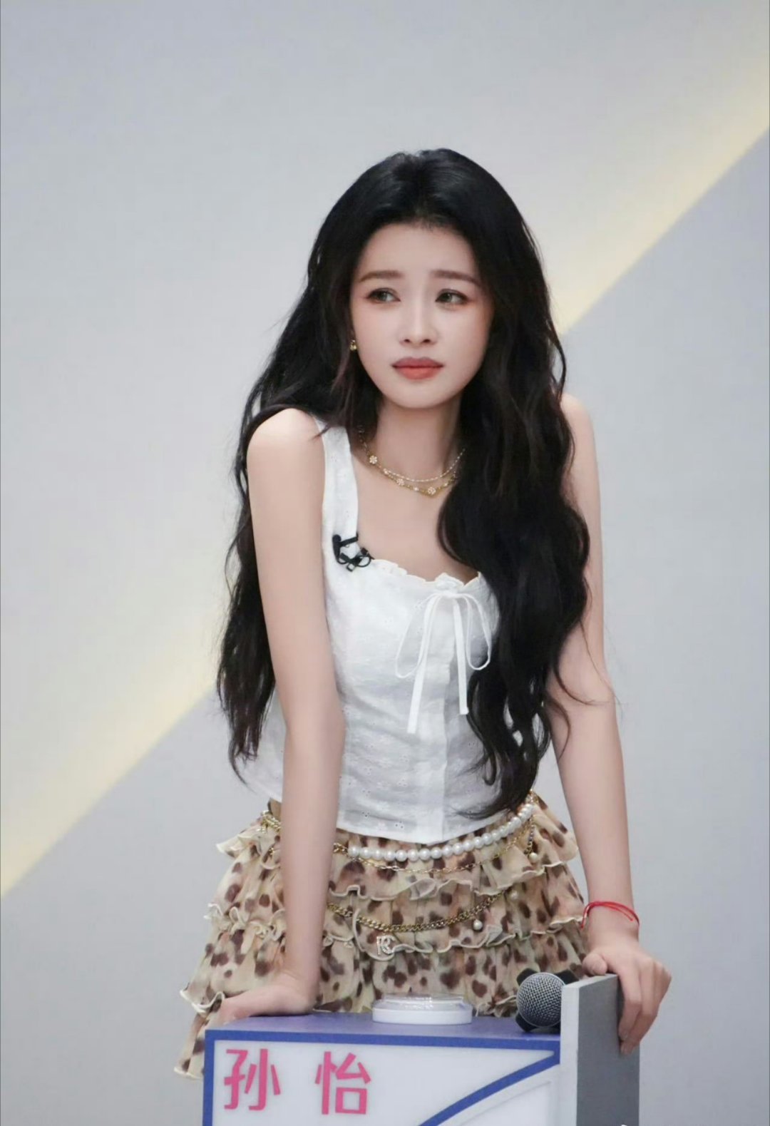 原来孙怡声音这么好听这条真的狠狠懂了！前面还软乎乎的，凑近镜头一开口直接御姐音暴
