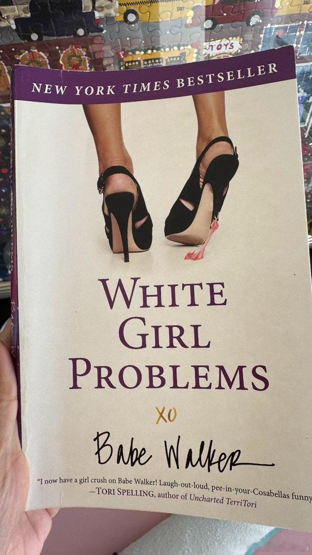 看完了White Girl Problems，整本书就是个joke，相当搞笑，浅