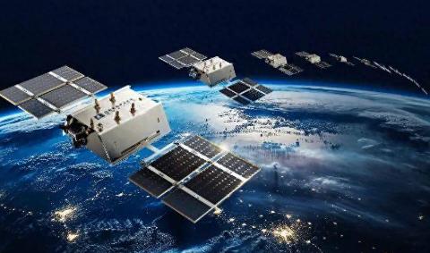 全频带阻塞干扰？南华早报揭秘中国新技术：1000架无人机压制星链
往天上扔一千架