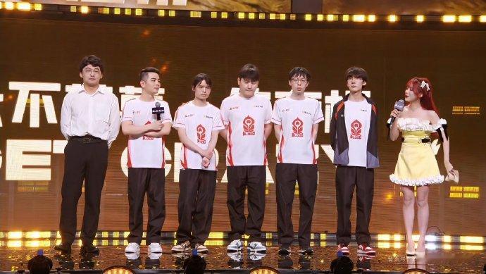 #SMLZ说没人要##SMLZ获得传奇杯FMVP#简直是老头杯第一AD！SMLZ