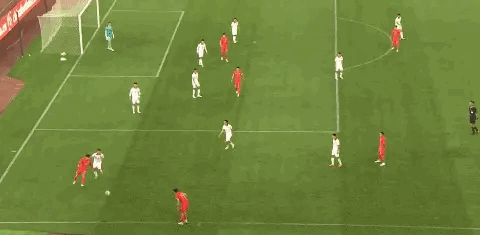 敲山震虎，凌空巧射，王秋明是时候坐稳主力了？[思考]但是亚运队的球员表现也挺棒。