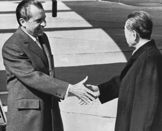 1955年8月1日，通过多方努力，中美开启了长达15年历经136次的大使级谈判（