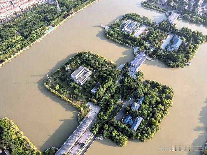 汛期将至！扬州守住源头碧水，更守住万家安心
 
身为南水北调东线源头，扬州治水从