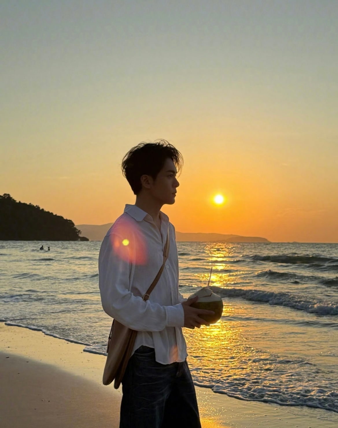 偶遇曾舜晞拍摄家乡宣传片艺人能做给家乡宣传片相信都是很爱家乡很以家乡为荣的在娱乐