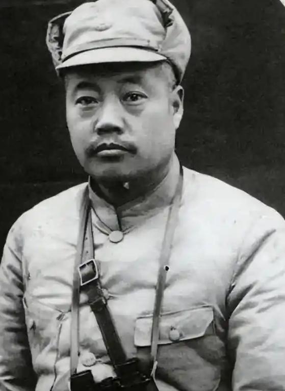 1937年，北平城破了。29军军长宋哲元的姨太太没能跟上大部队，落到了日本人手里