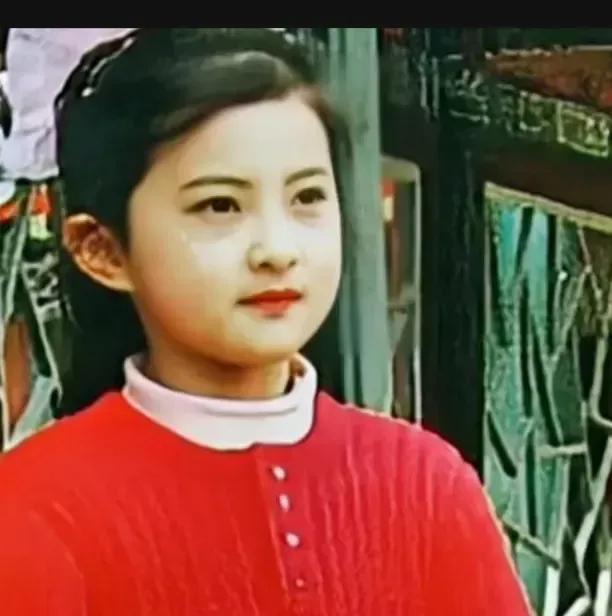 那些年我们所钟爱的小童星，堪称“最小琼女郎”、她演过《婉君》、《雪珂》、《望夫崖