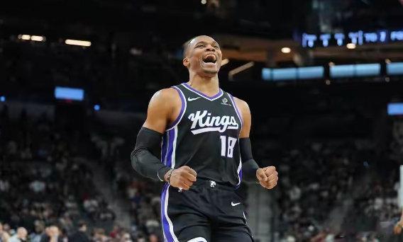 虽然哈登已经走了，但快船还是让人生气啊，今日主场迎战快船快船vs国王