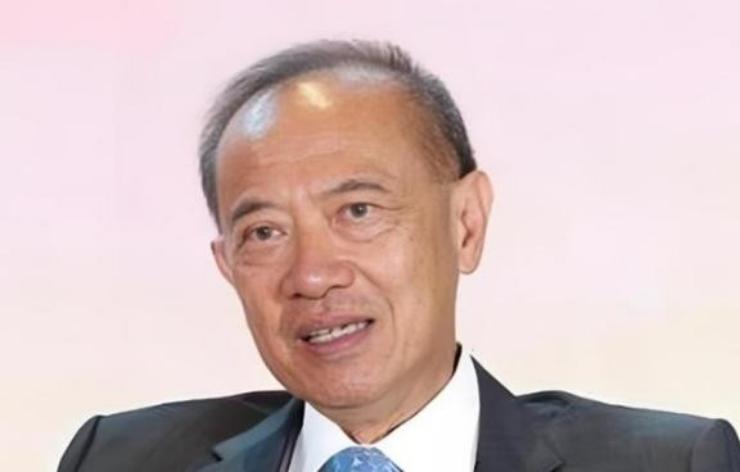 终于有人道出真相！新加坡前外长杨荣文直言，别看美国频繁对华挥舞制裁大棒、公开施压
