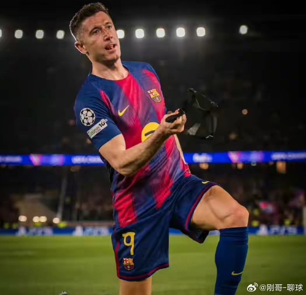 诺坎普狂胜夜！巴萨7-2纽卡 拉菲尼亚独造5球 莱万双响破梅西纪录 豪取16连胜