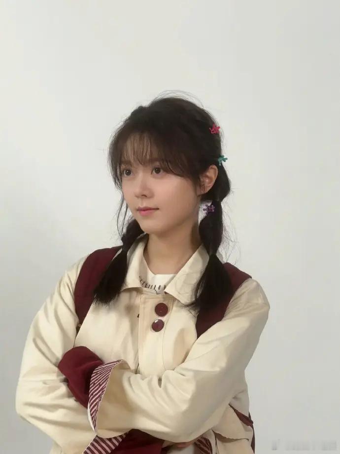 无滤镜的赵今麦定妆照，单人的好看麦被🐮连累了 ​​​