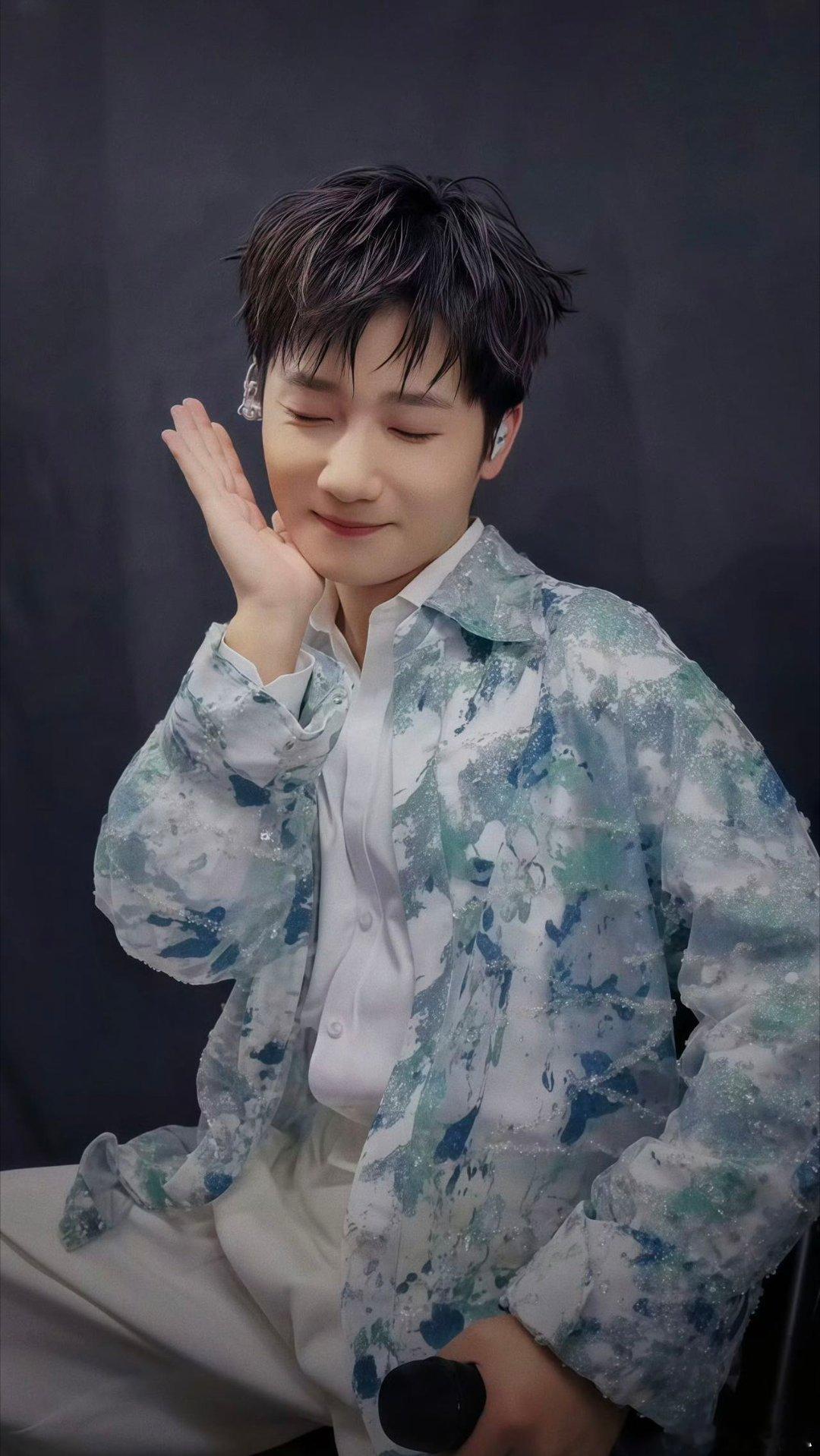 蒋敦豪复刻尔康表情包 马年整活还得看蒋敦豪！接梗模仿尔康表情包毫不手软，有趣灵魂