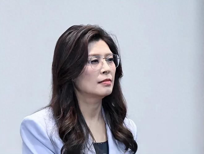 两岸结局已定，大陆环台军演升级，郑丽文献贺词，一语激起千层浪。两岸解局已定，5月