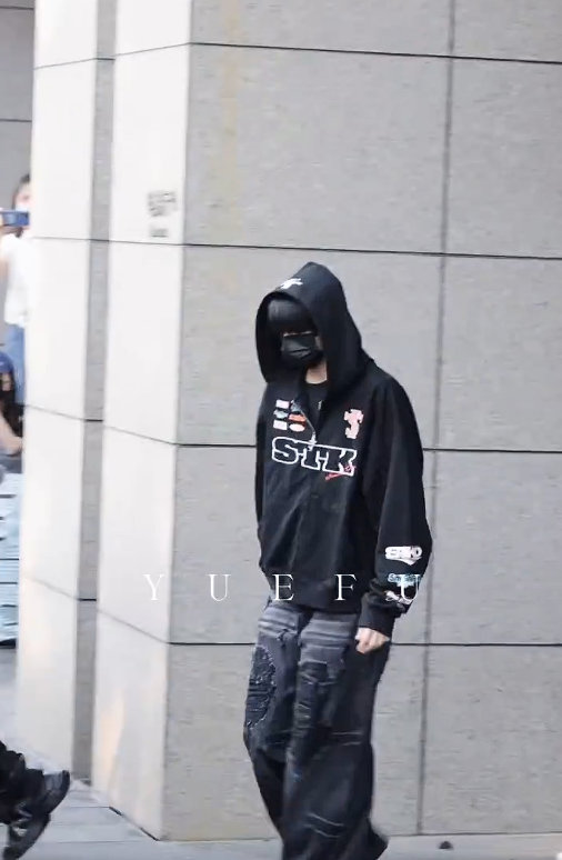 张桂源潮男look 张桂源allblack潮男上班 张桂源潮男look，谁懂桂圆