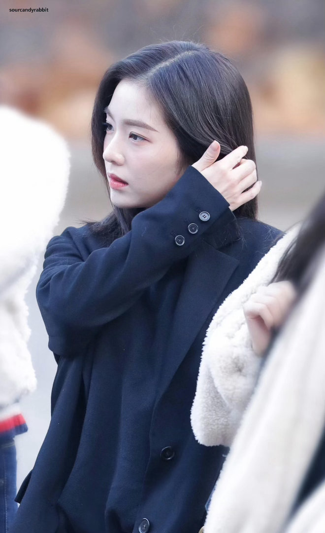 裴姐短发好俊美 