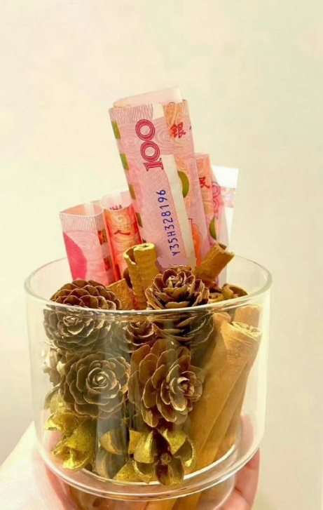 赞一个！近期会有超超超好的事情发生哦！  ​ ​​​