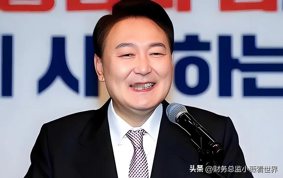李在明未必就能把尹锡悦给收拾了。尹锡悦现在以身体健康为由，拒绝特检组的调查。虽然