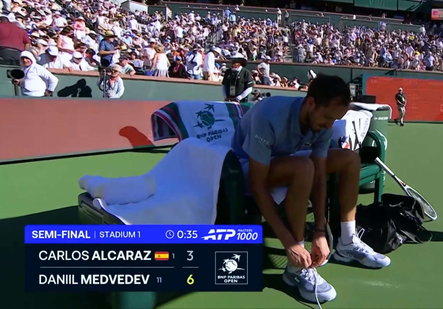 阿尔卡拉斯vs梅德韦杰夫 梅总竟然6-3先赢一盘印第安维尔斯1000赛