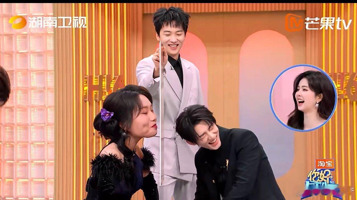 李雪琴只听题干就猛猛点头 好六默契局变颜值天花板现场！李雪琴听题干就秒点头，毫无