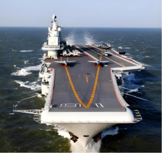 我们之所以暂时按兵不动，还有一个关键原因：当前根本没有国家能为我们的经贸体系托底