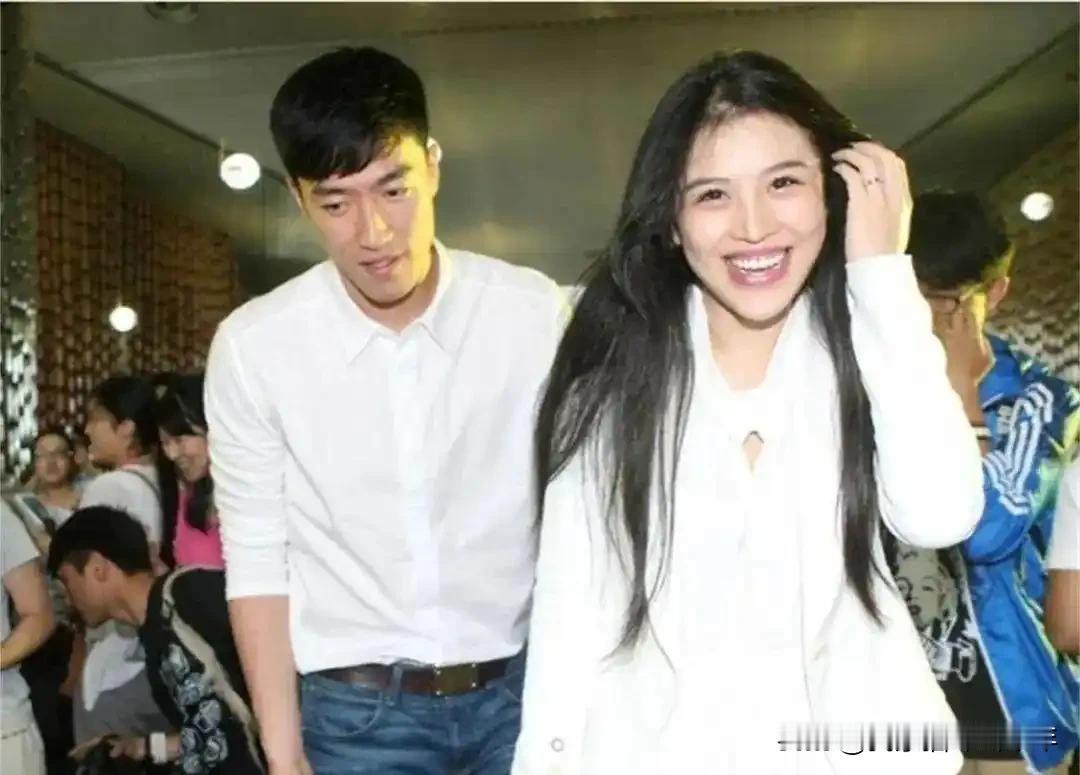刘翔这事儿确实有点败好感，他在网上公开与上海体育局的矛盾本来想得到网友的支持，没