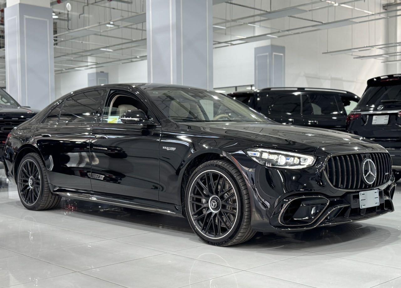 最后一台平行进口S63 AMG 黑外米内
裸车价245万
四座大高配[得意][得