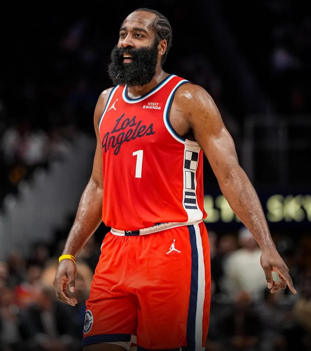 确实拆比较合适
就别想着雷霆明年能不能拿状元了，快船怎么也威胁不到雷霆，赶紧想着