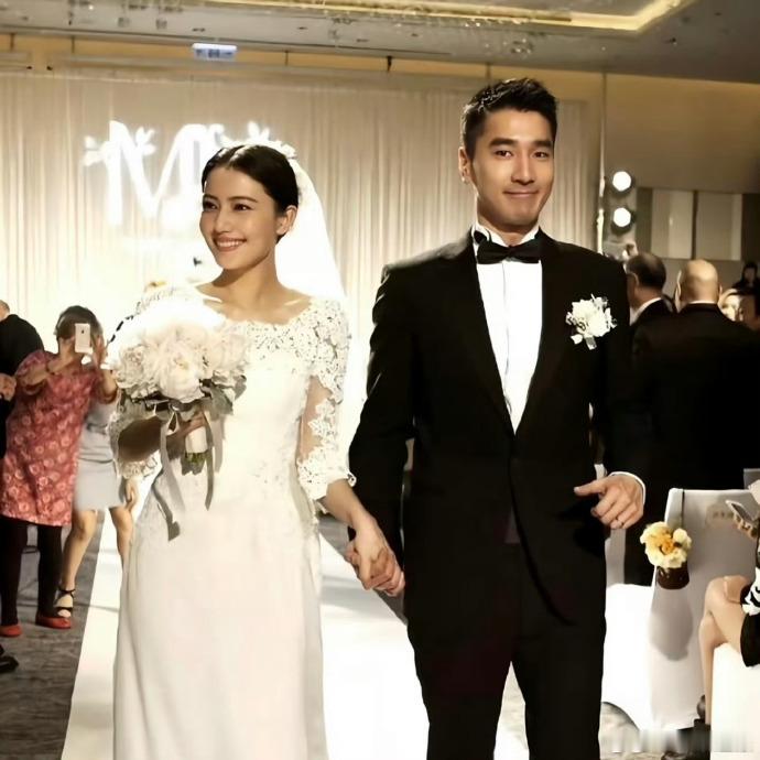 赵又廷两大 “宗罪” 再添一笔，始终以挑衅网友的方式互动，不循常规的风格自然吸引