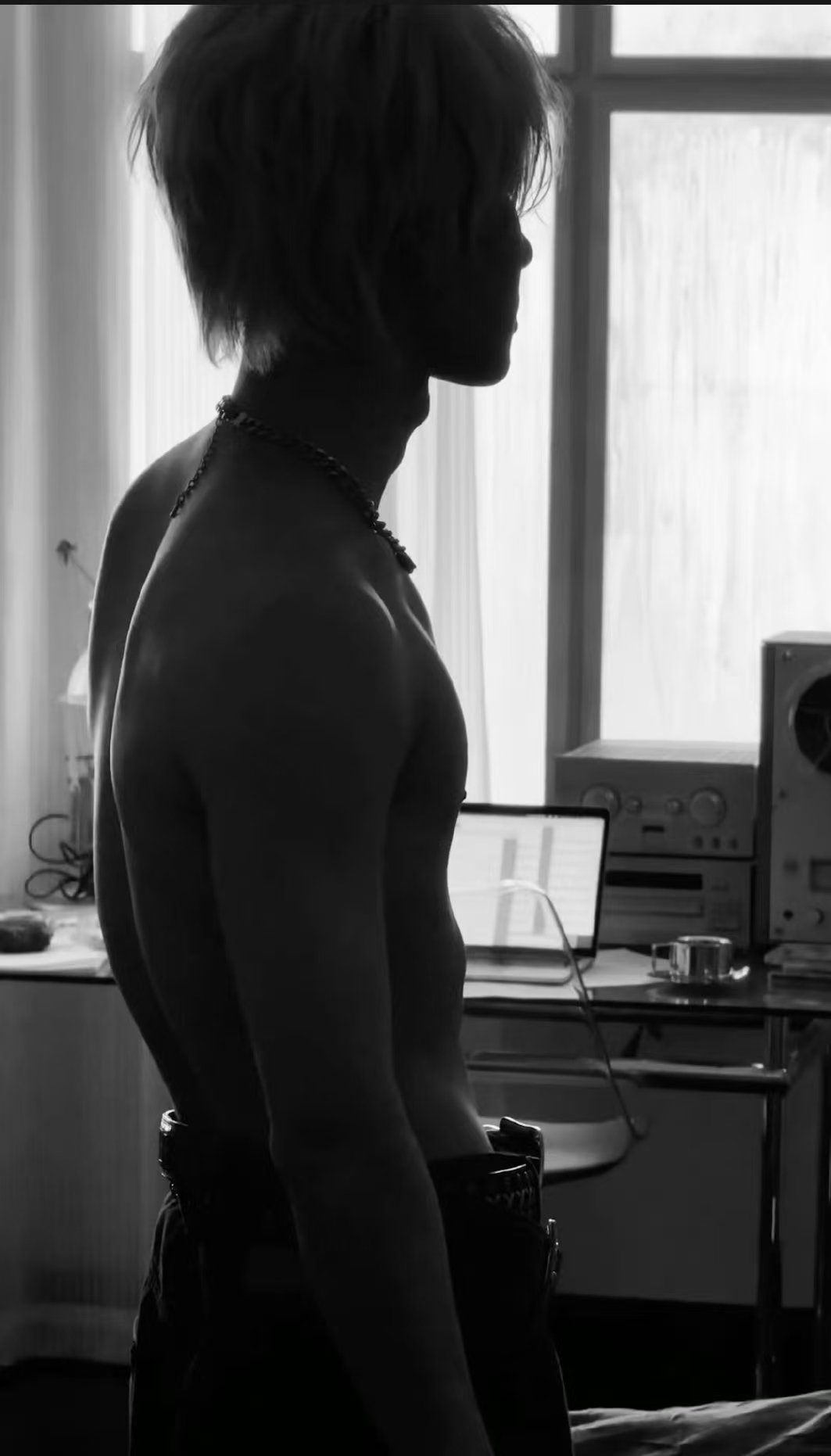 张真源裸上身张真源裸上身壁纸来了 要晕倒了。。 