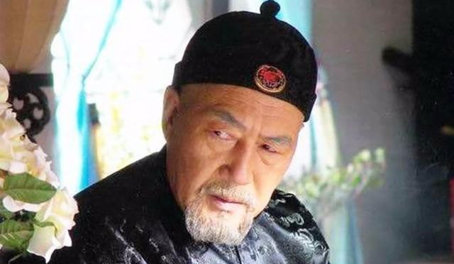 1750年，79岁张廷玉被抄家，账簿记录和36万两白银，被翻了出来。乾隆哈哈大笑
