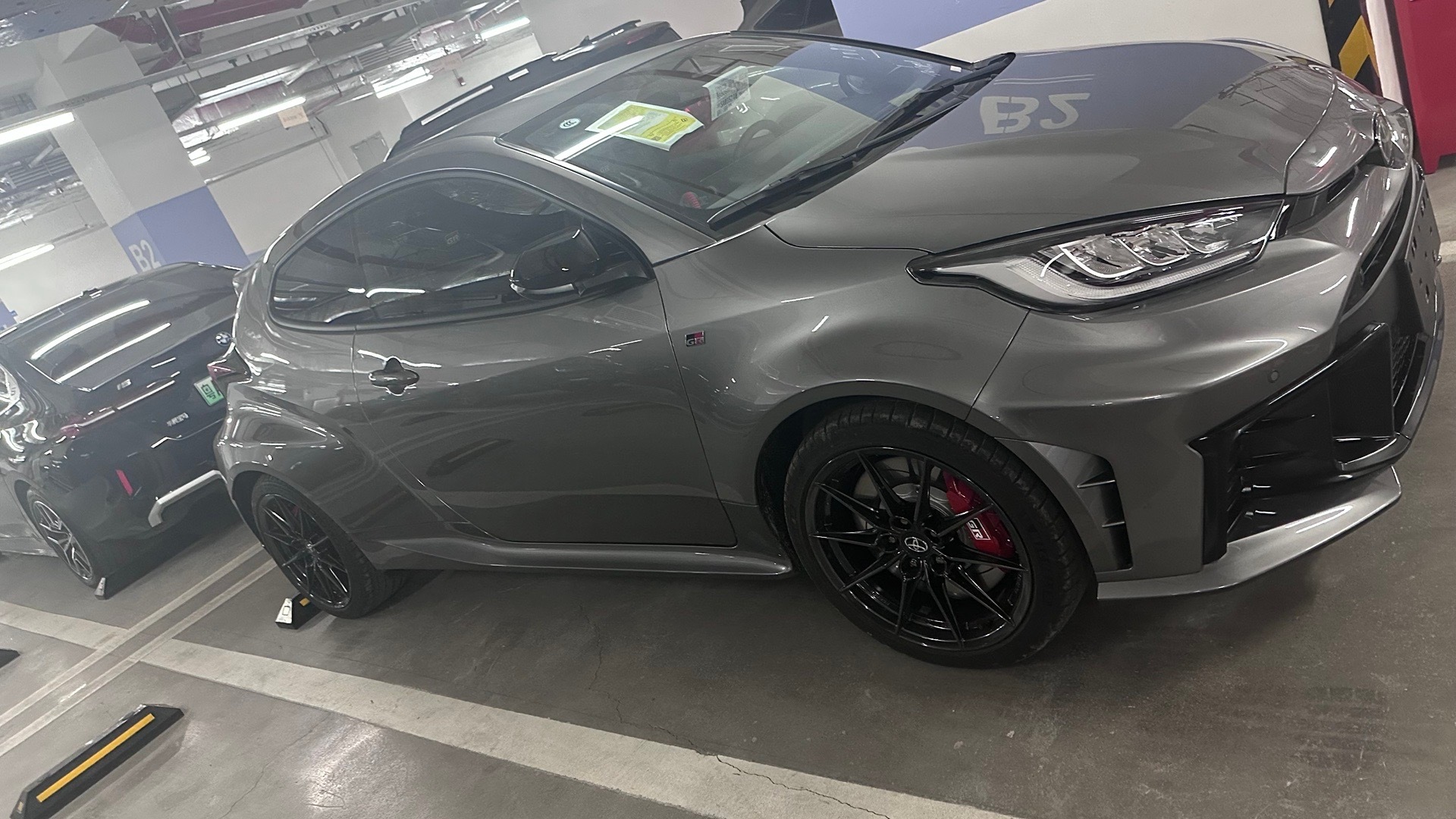 广州车展结束后在地下车库才发现这台最强三缸机～丰田的GR yaris 经历了很多