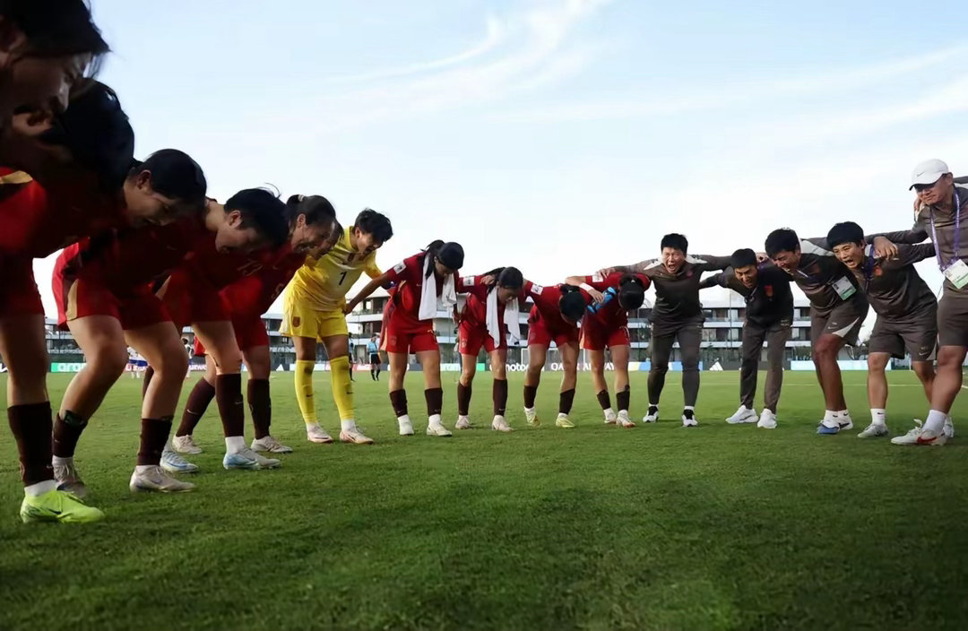 中国女足的付出就是为了让大家习惯胜利中国女足：我们的付出就是为了让大家习惯✌️，