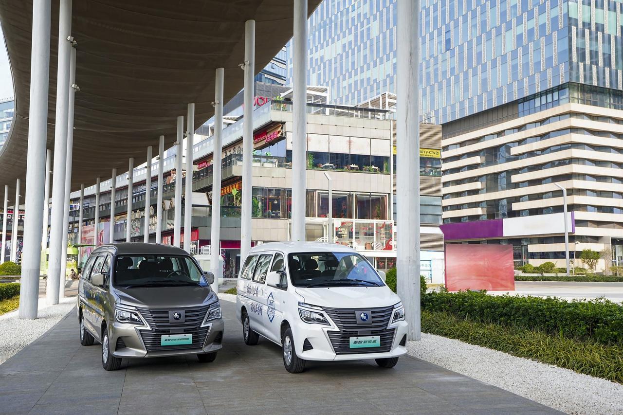 菱智新能源闯百行，拉米拉面都顺当
多拉快跑奔富路，一车全能助兴旺